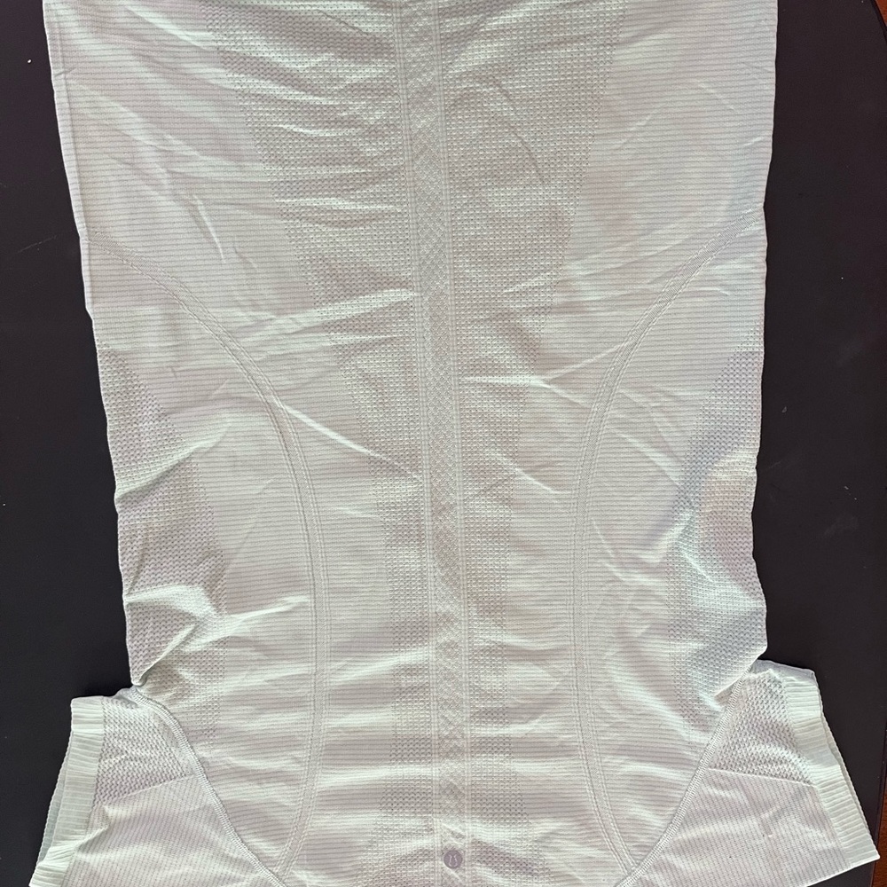 Lululemon Run Swiftly Ss Sz10 Euc - image 5